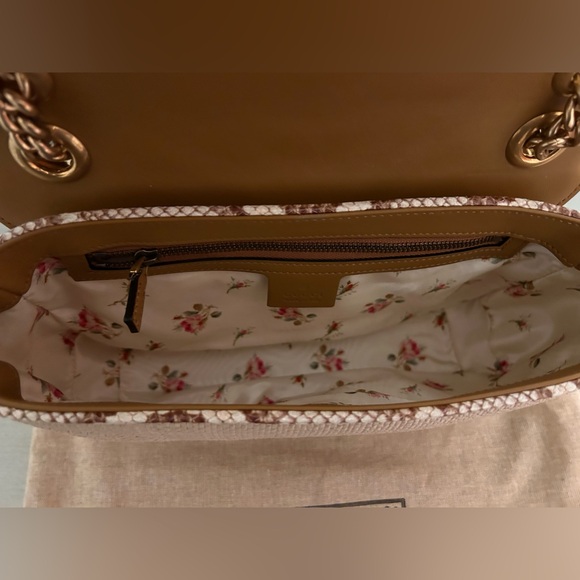 Gucci Raffia GG Marmont Shoulder Bag - Picture 8 of 9